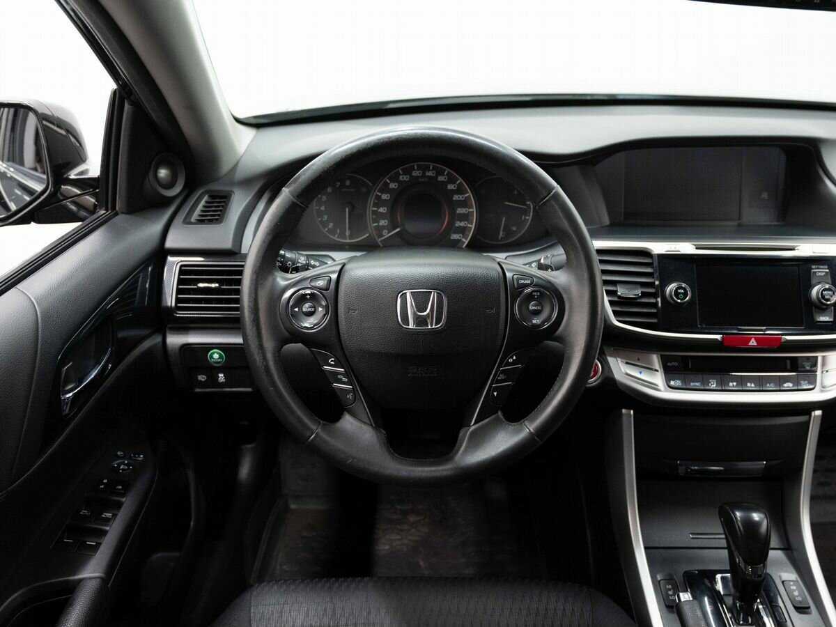 Honda Accord с пробегом — 2013 год. Фото: #13