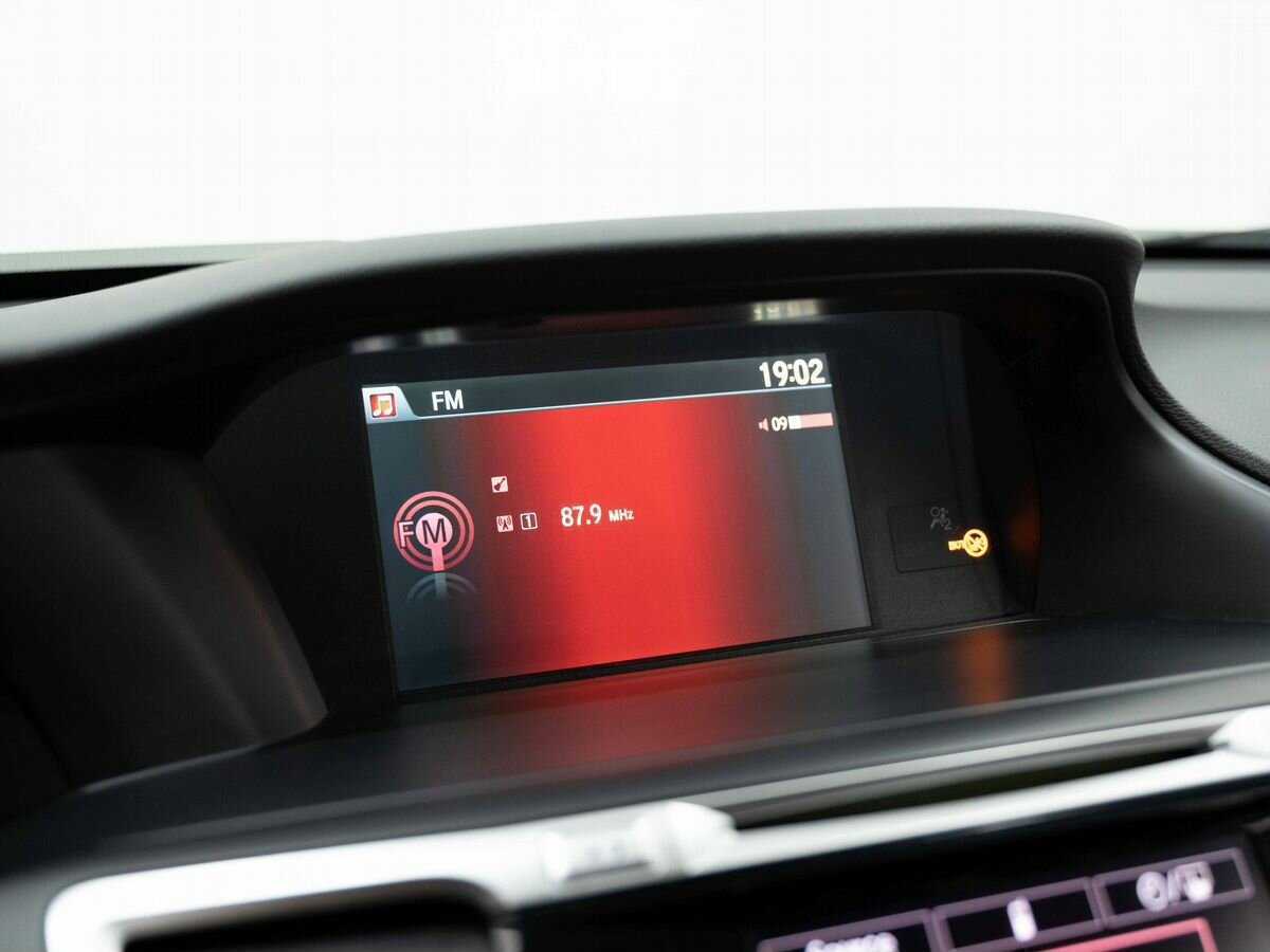 Honda Accord с пробегом — 2013 год. Фото: #17