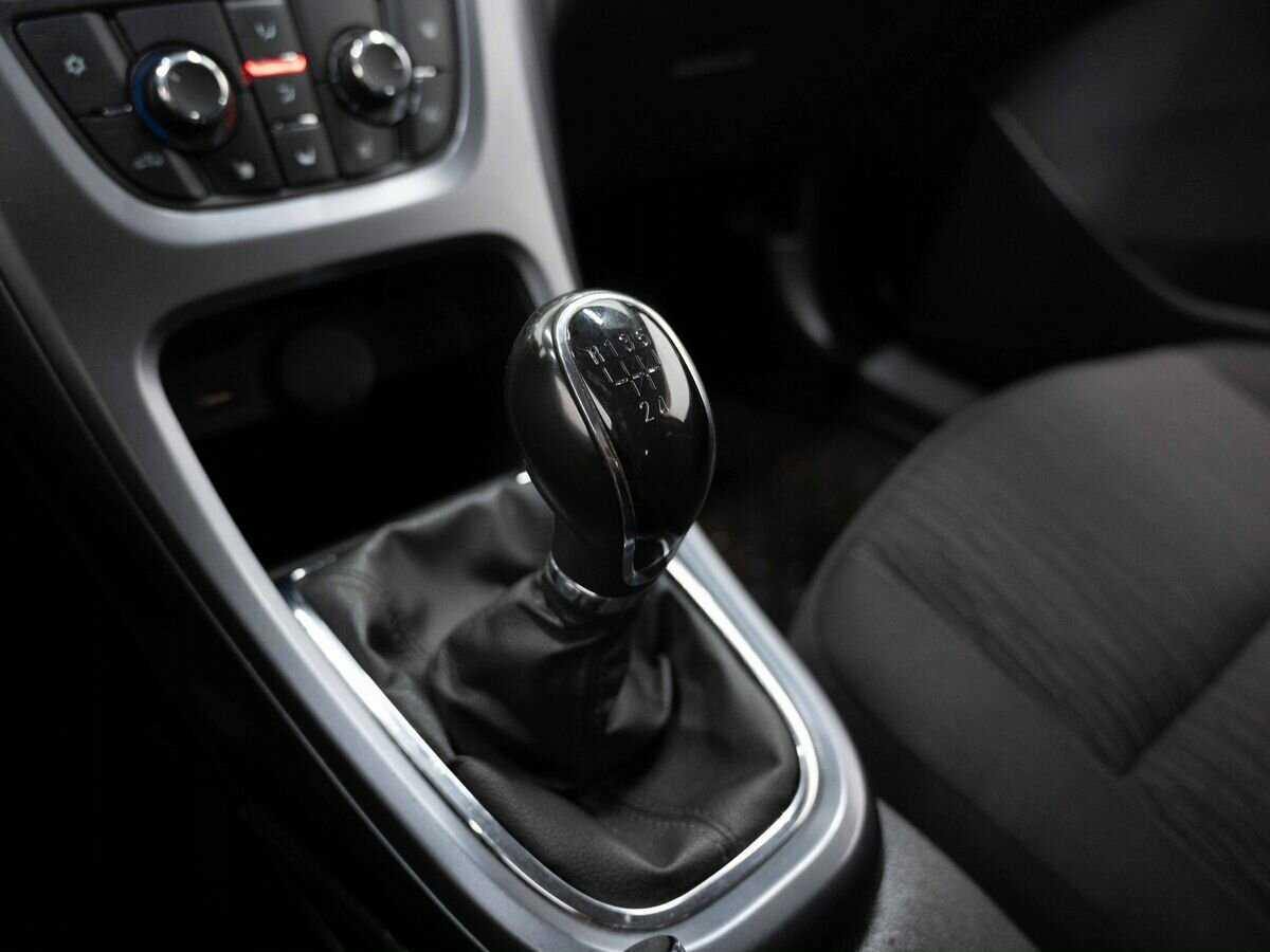 Opel Astra с пробегом — 2013 год. Фото: #17