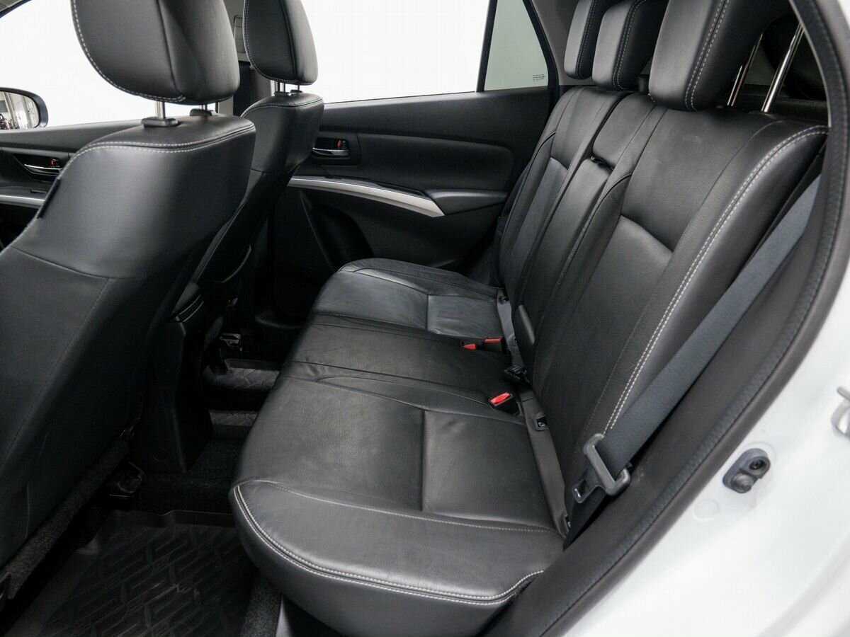 Suzuki SX4 с пробегом — 2014 год. Фото: #11