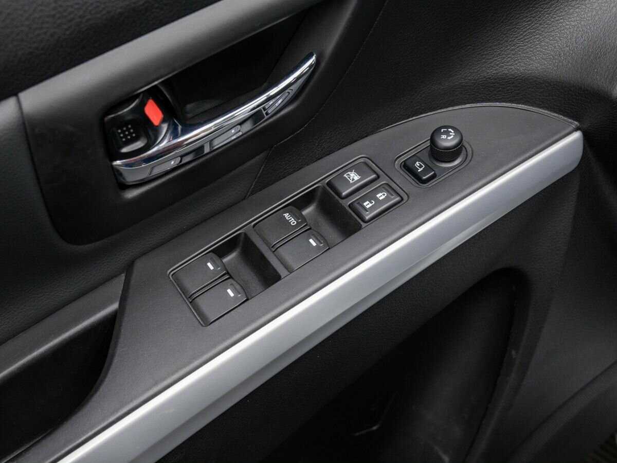 Suzuki SX4 с пробегом — 2014 год. Фото: #14