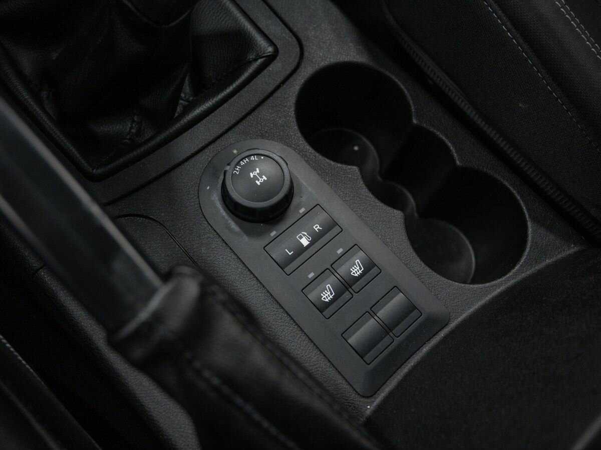 УАЗ Patriot с пробегом — 2015 год. Фото: #17