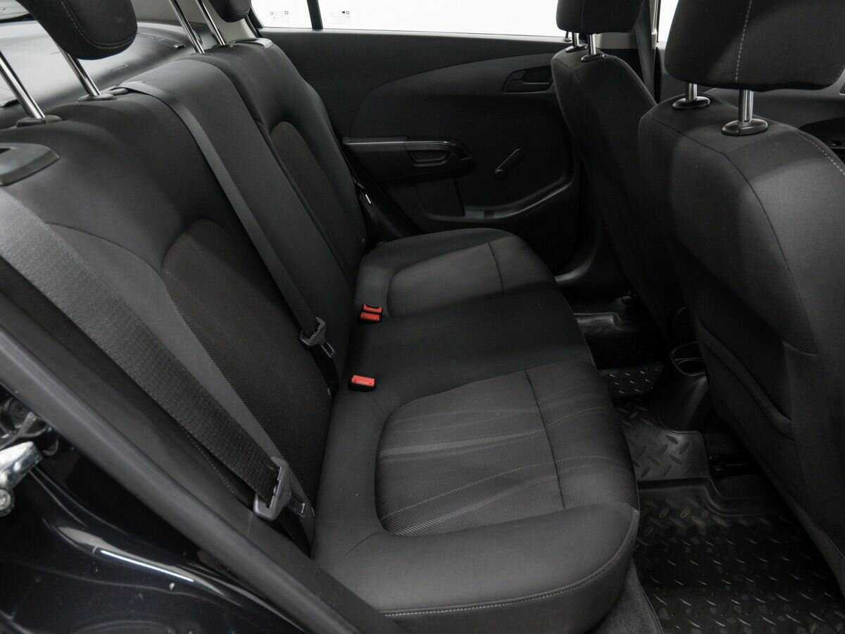 Chevrolet Aveo с пробегом — 2012 год. Фото: #5