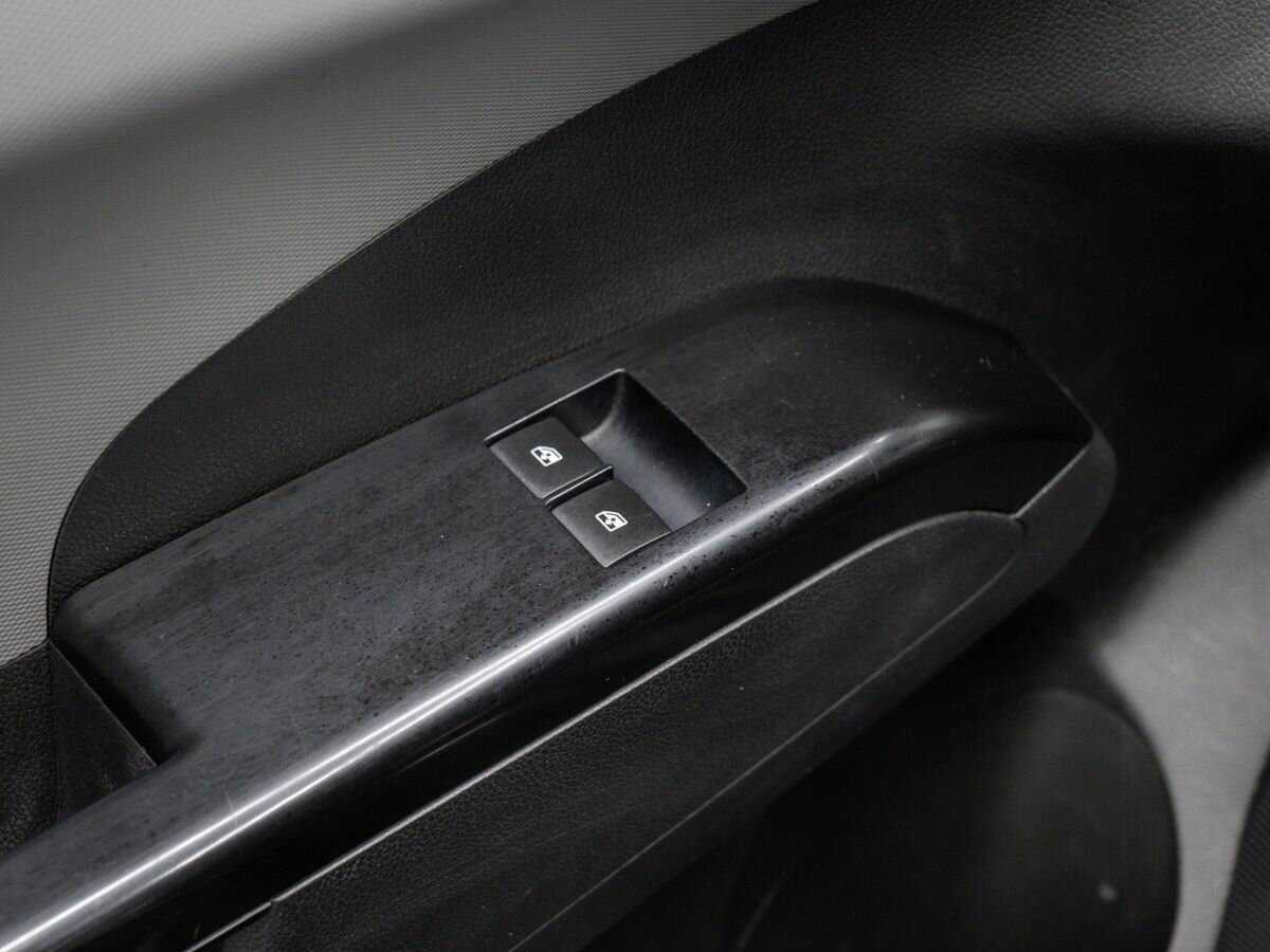 Chevrolet Aveo с пробегом — 2012 год. Фото: #11