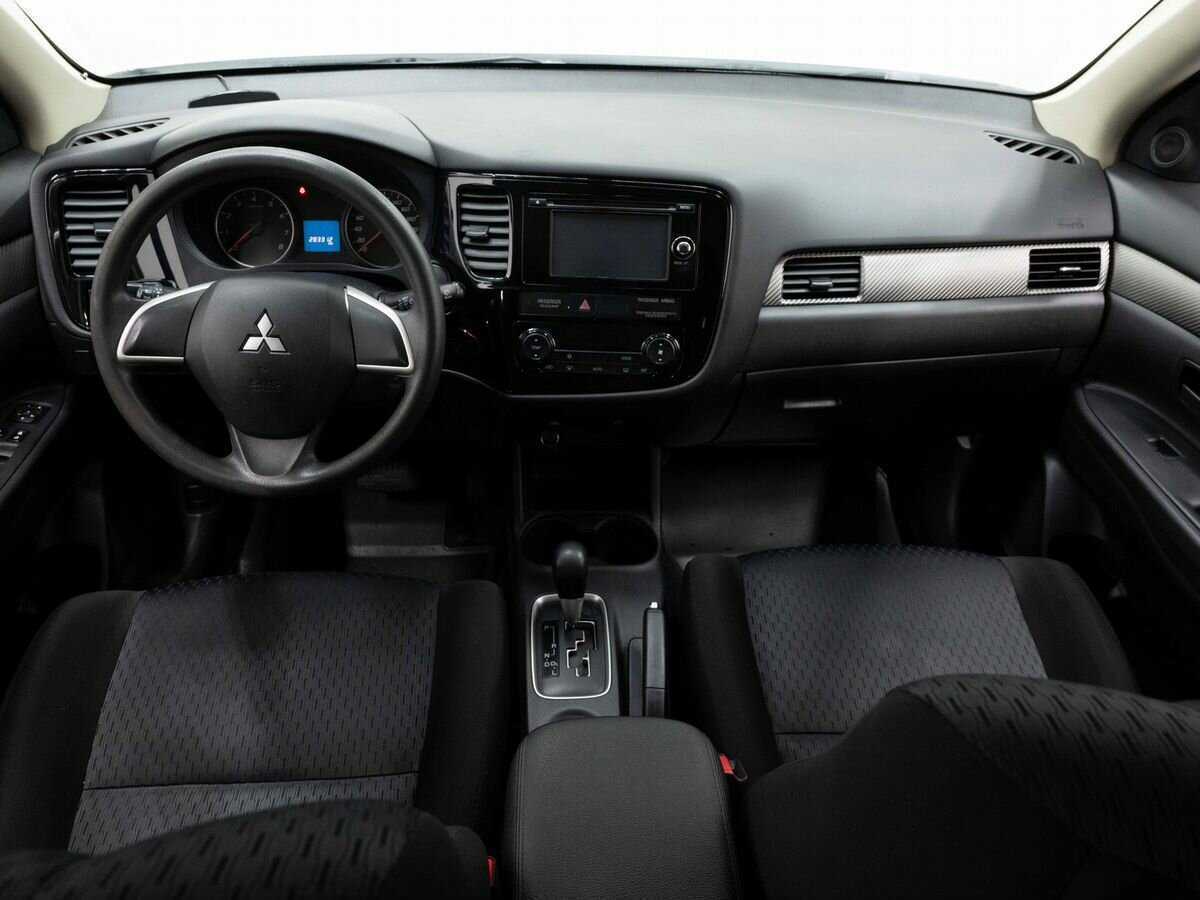 Mitsubishi Outlander с пробегом — 2014 год. Фото: #12