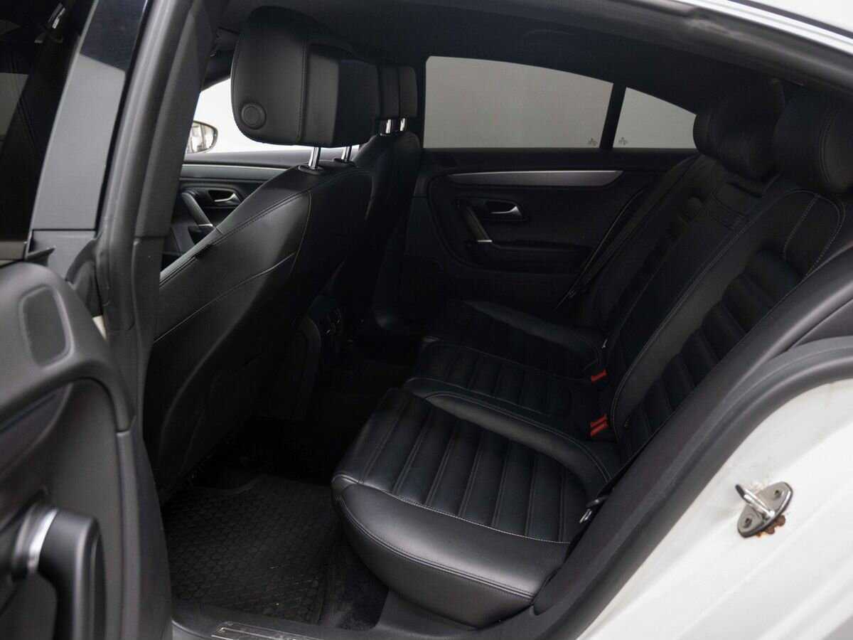 Volkswagen Passat CC с пробегом — 2013 год. Фото: #8