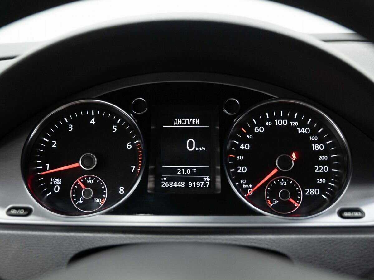 Volkswagen Passat CC с пробегом — 2013 год. Фото: #16