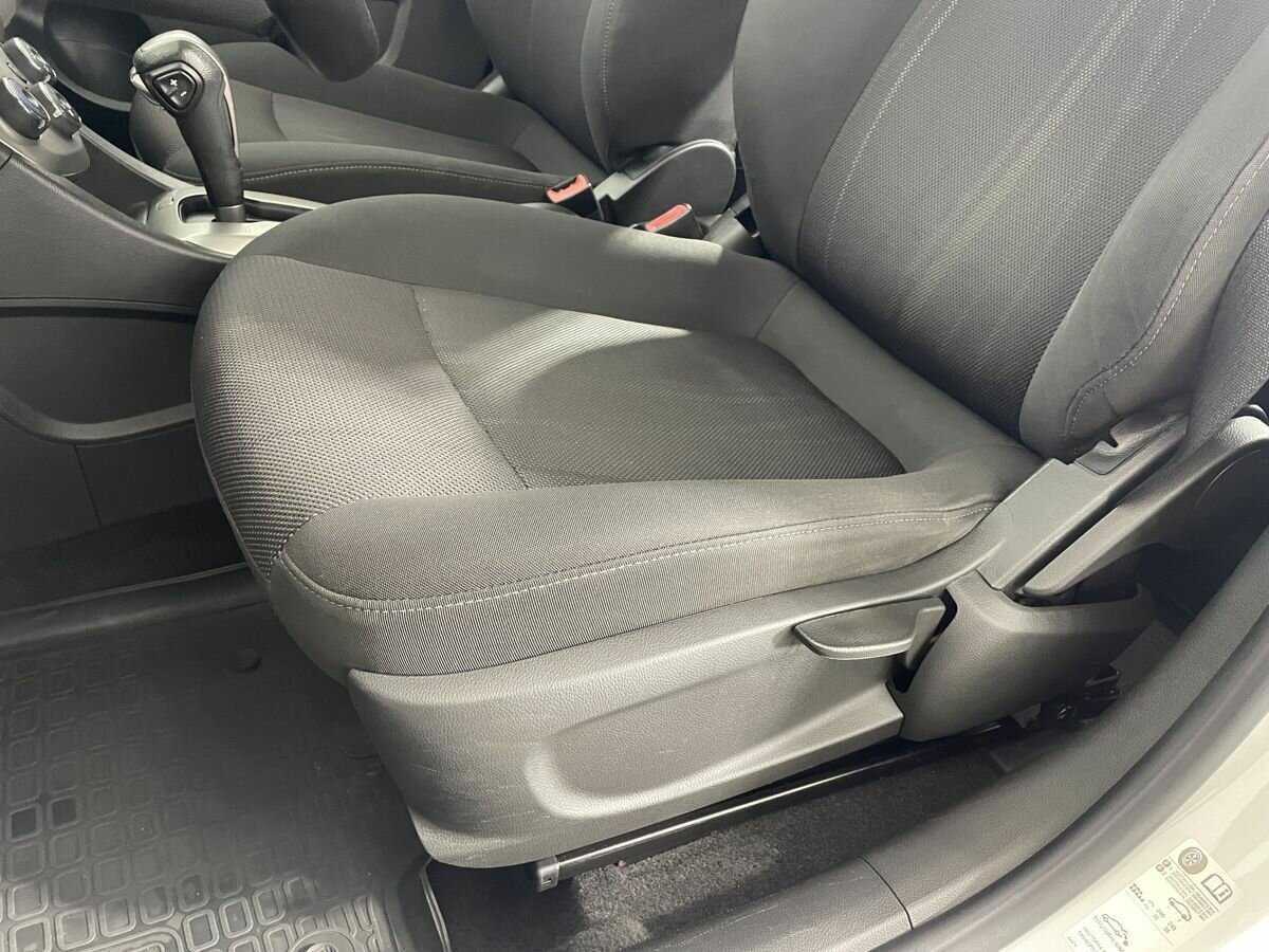 Chevrolet Aveo с пробегом — 2014 год. Фото: #8