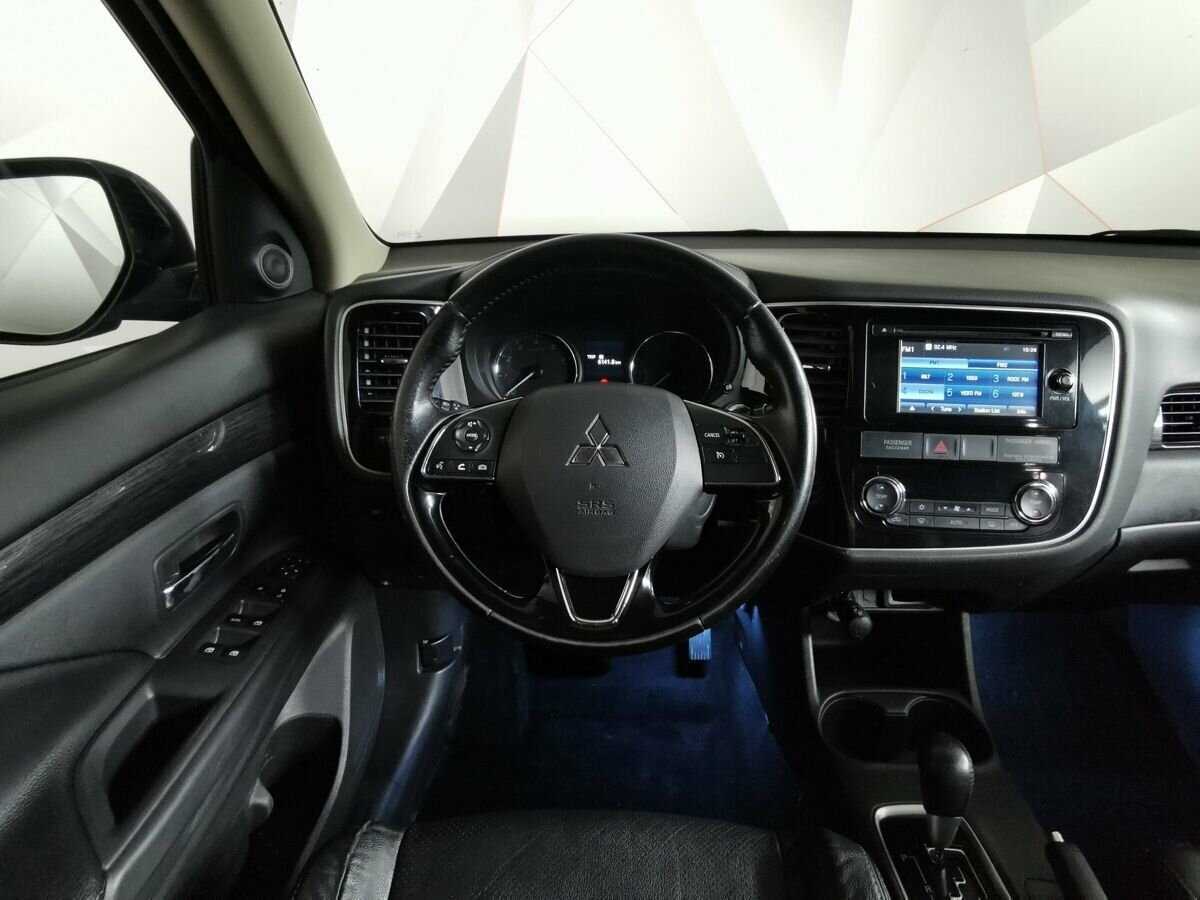 Mitsubishi Outlander с пробегом — 2016 год. Фото: #14