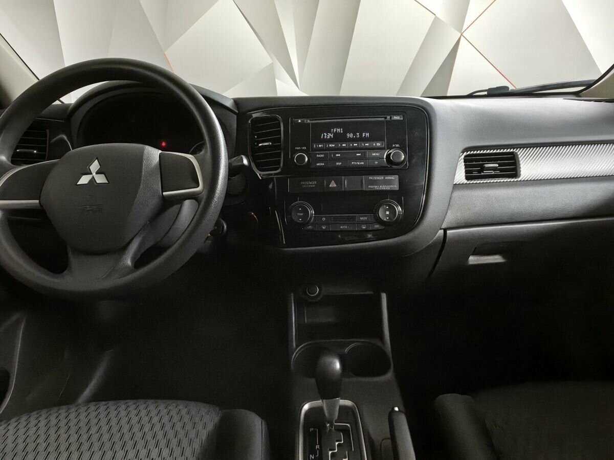 Mitsubishi Outlander с пробегом — 2012 год. Фото: #10