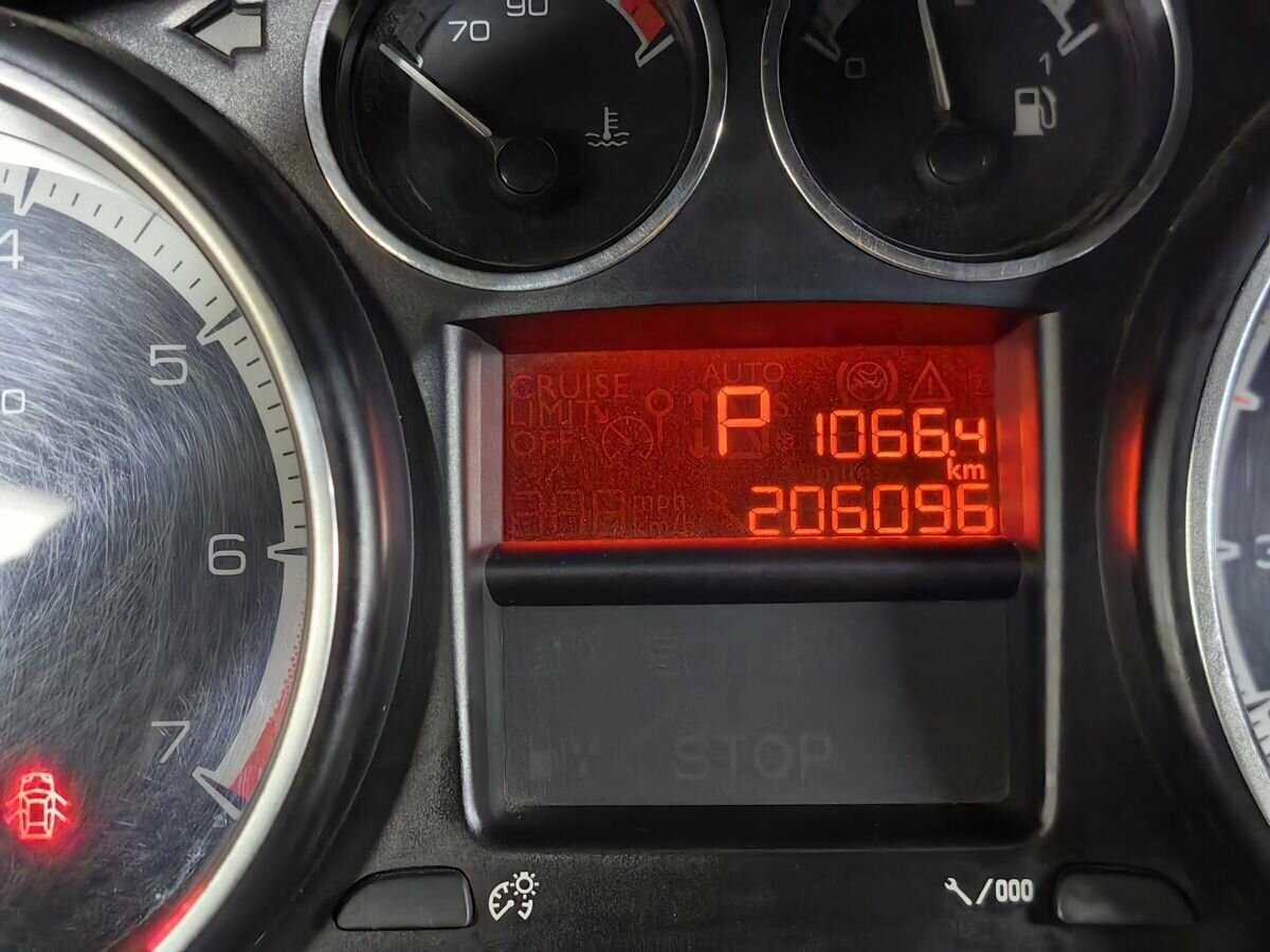 Peugeot 408 с пробегом — 2014 год. Фото: #15