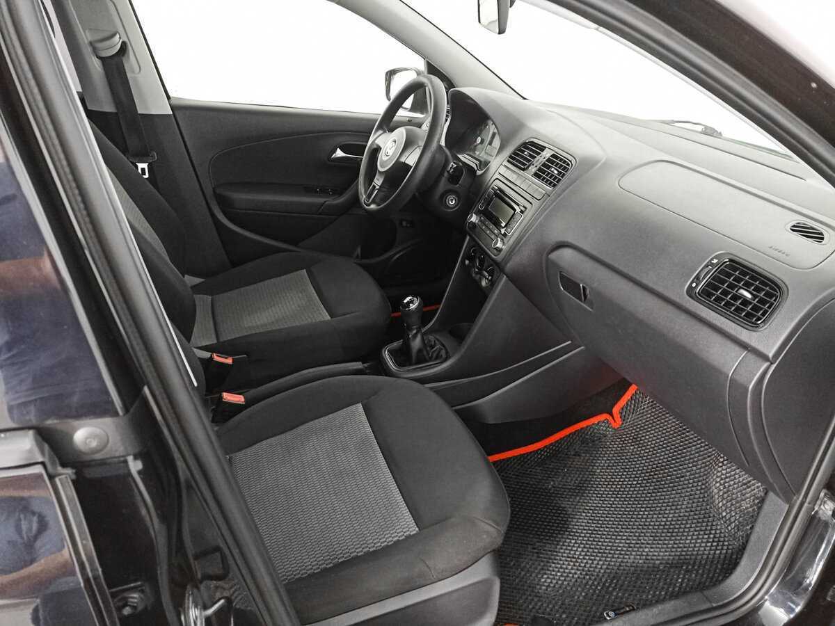 Volkswagen Polo с пробегом — 2012 год. Фото: #8