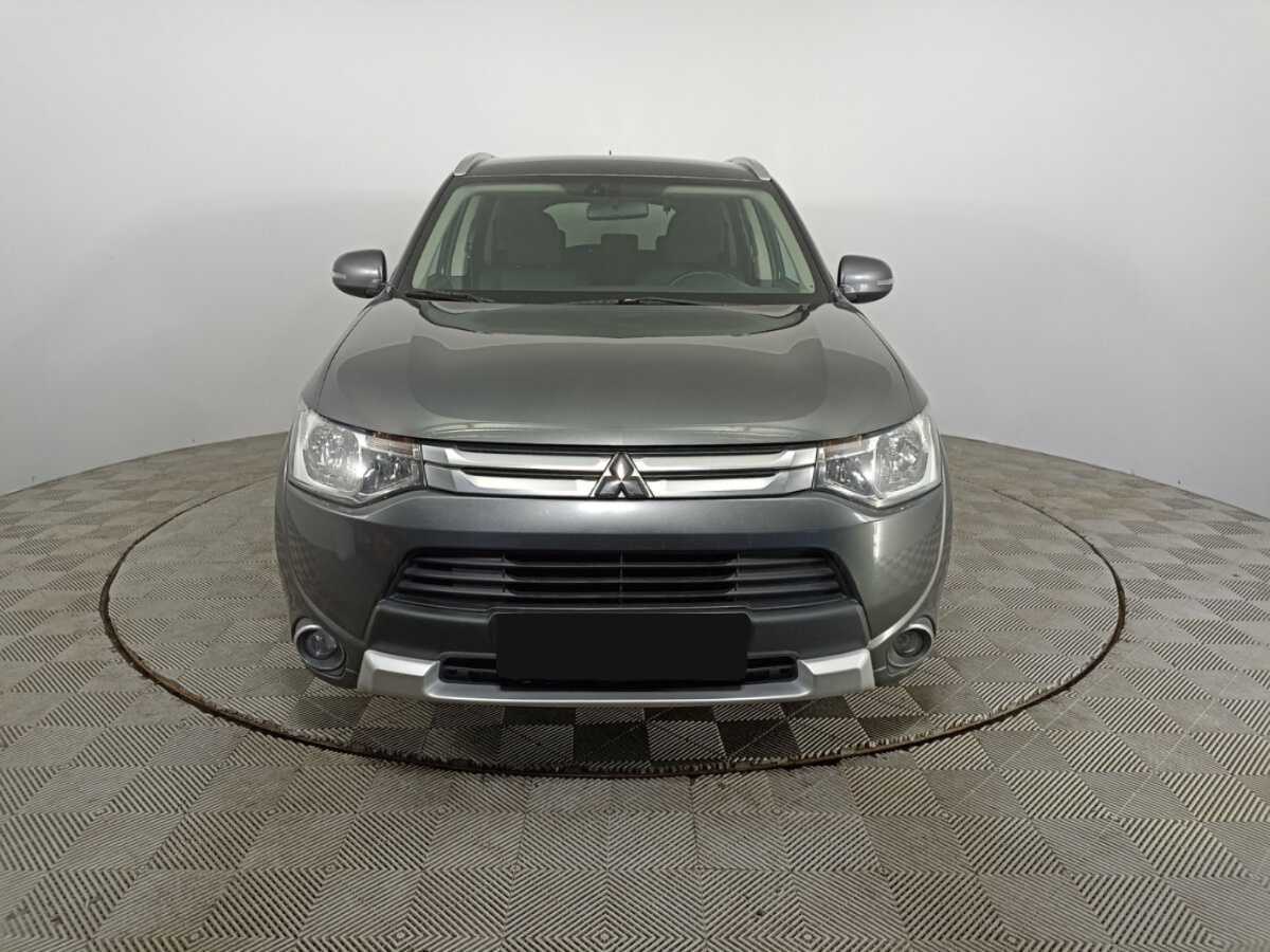 Mitsubishi Outlander с пробегом — 2014 год. Фото: #1