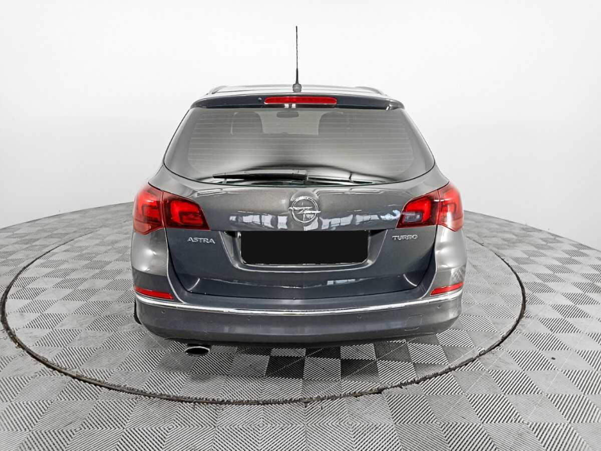 Opel Astra с пробегом — 2013 год. Фото: #5