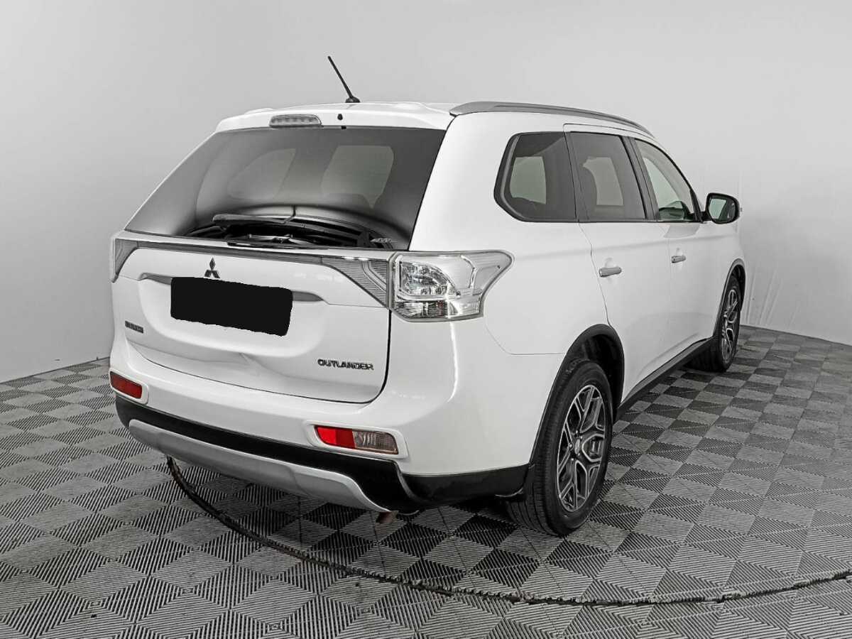 Mitsubishi Outlander с пробегом — 2014 год. Фото: #3