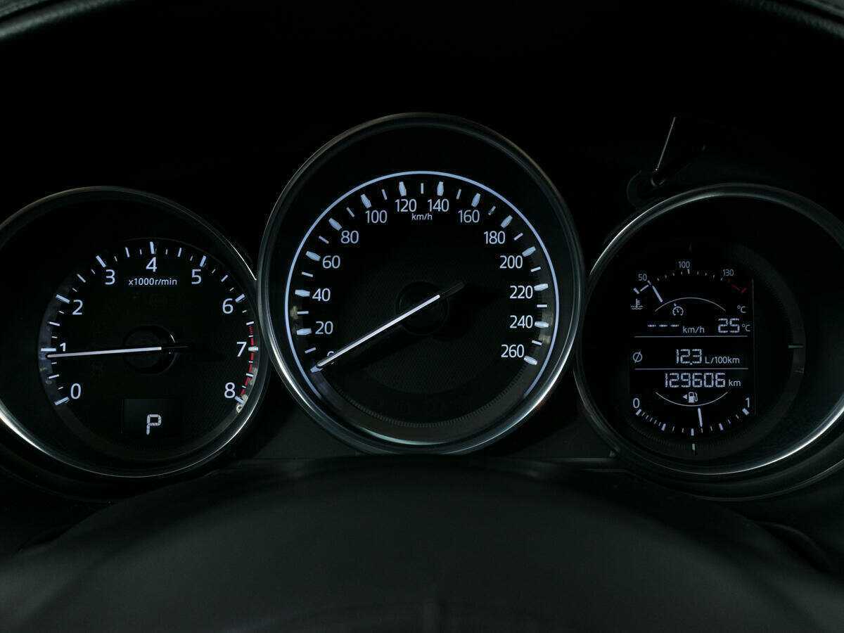 Mazda 6 с пробегом — 2017 год. Фото: #12