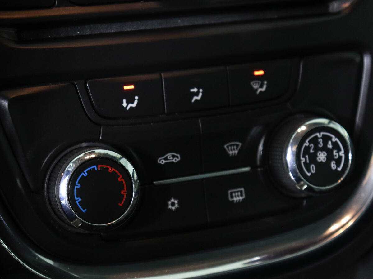 Opel Mokka с пробегом — 2012 год. Фото: #13