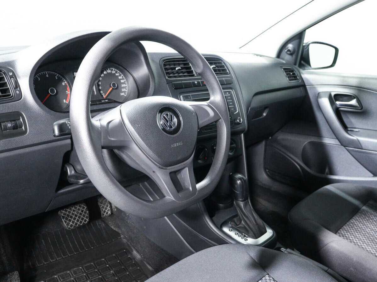 Volkswagen Polo с пробегом — 2019 год. Фото: #11