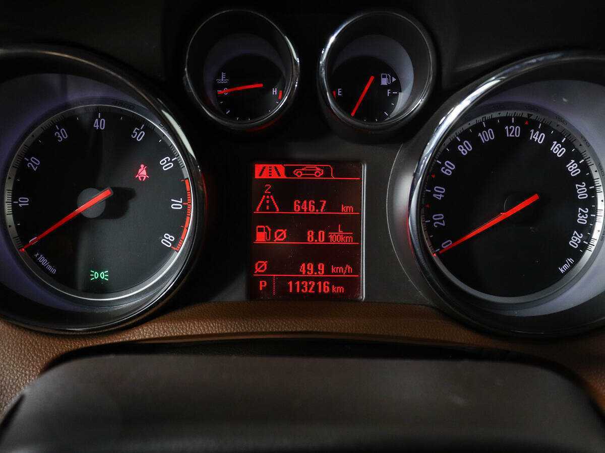 Opel Mokka с пробегом — 2013 год. Фото: #8