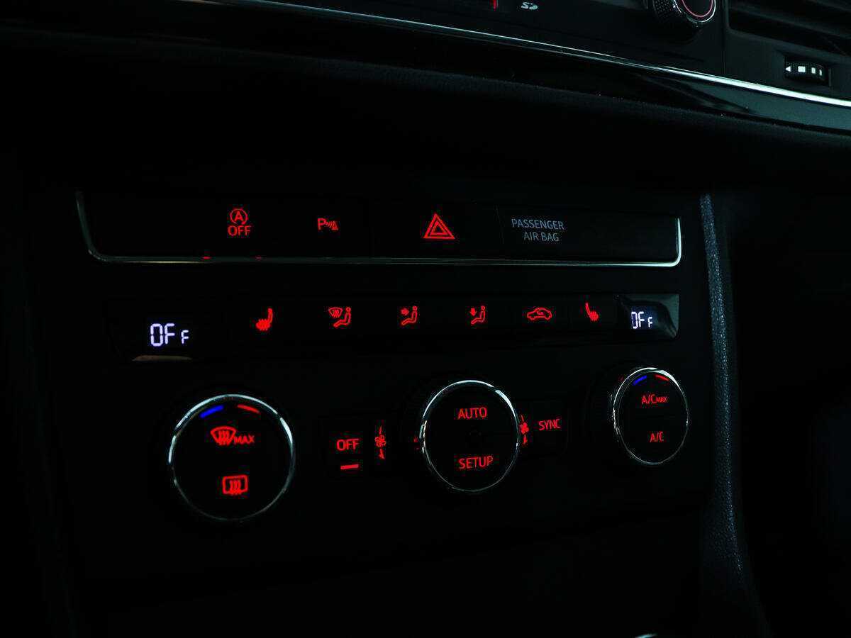 SEAT Leon с пробегом — 2013 год. Фото: #19