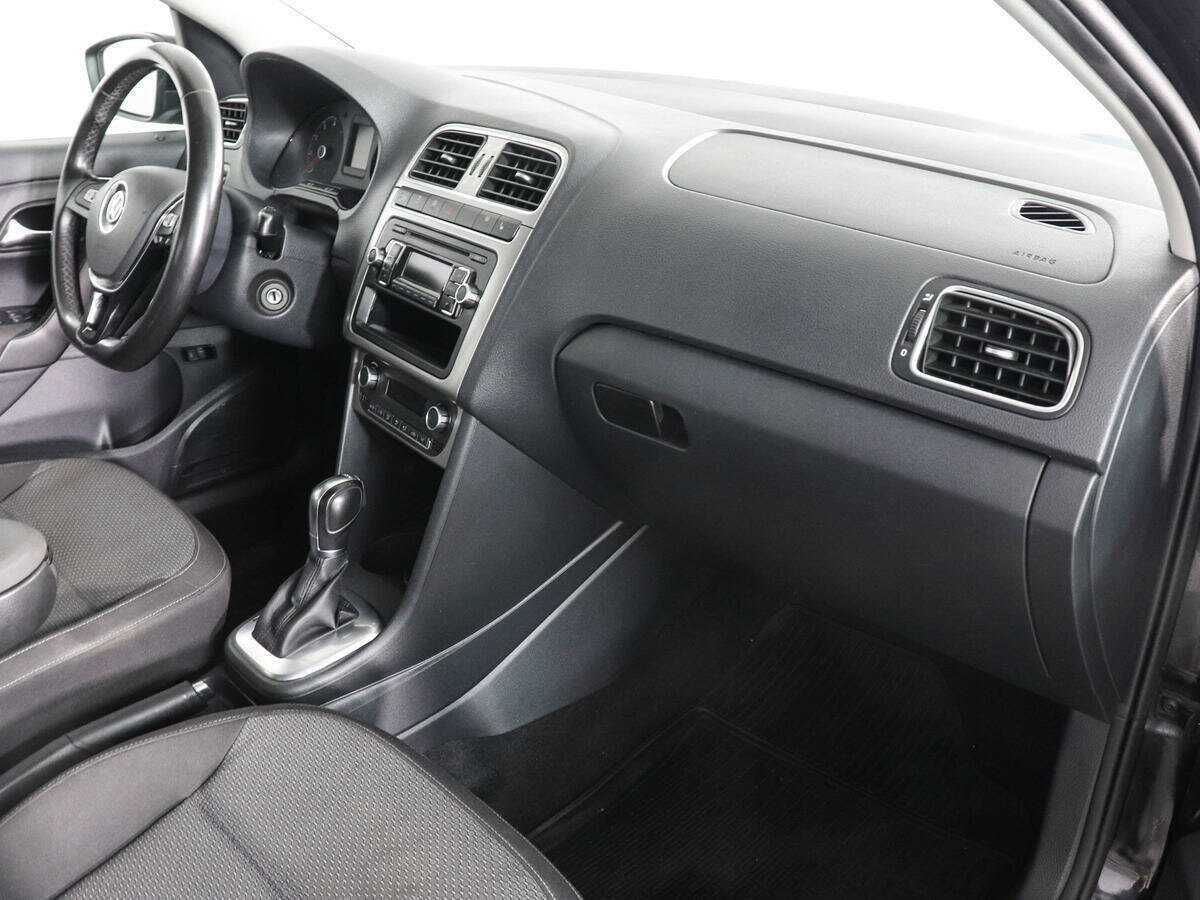 Volkswagen Polo с пробегом — 2017 год. Фото: #5