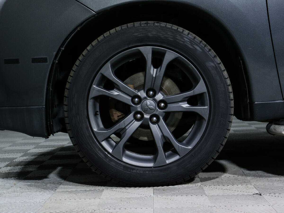 Mitsubishi Outlander с пробегом — 2013 год. Фото: #12