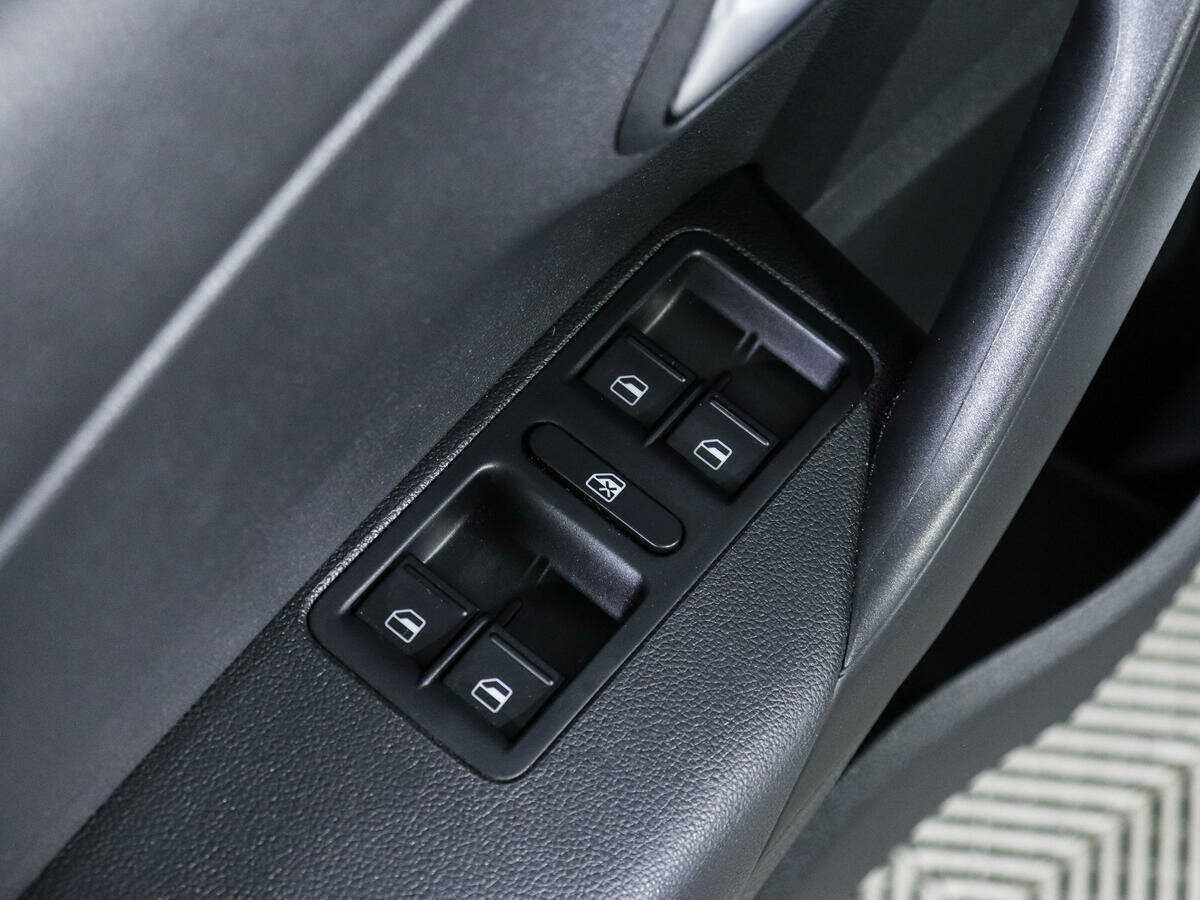 Volkswagen Polo с пробегом — 2018 год. Фото: #16