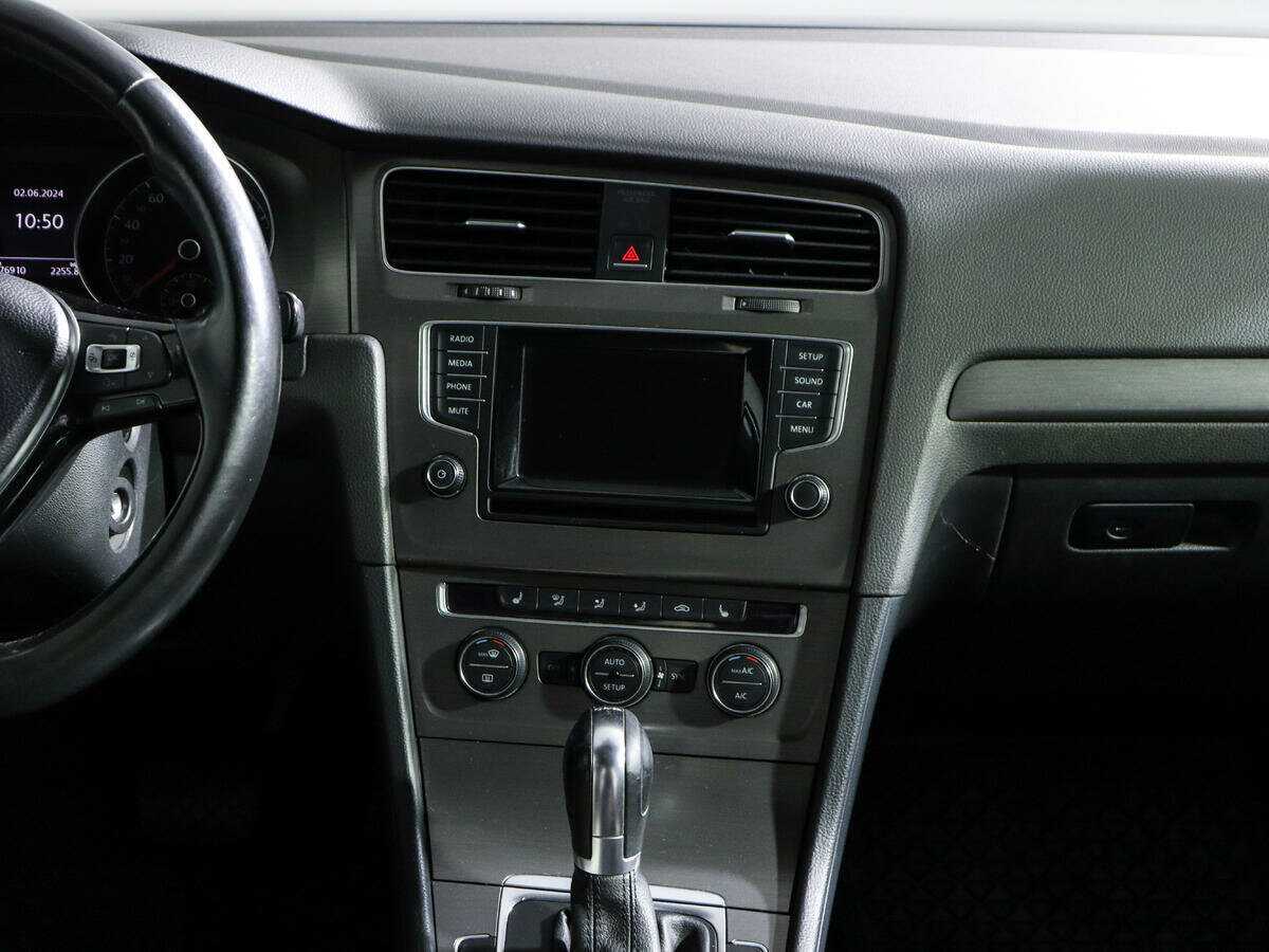 Volkswagen Golf с пробегом — 2013 год. Фото: #12