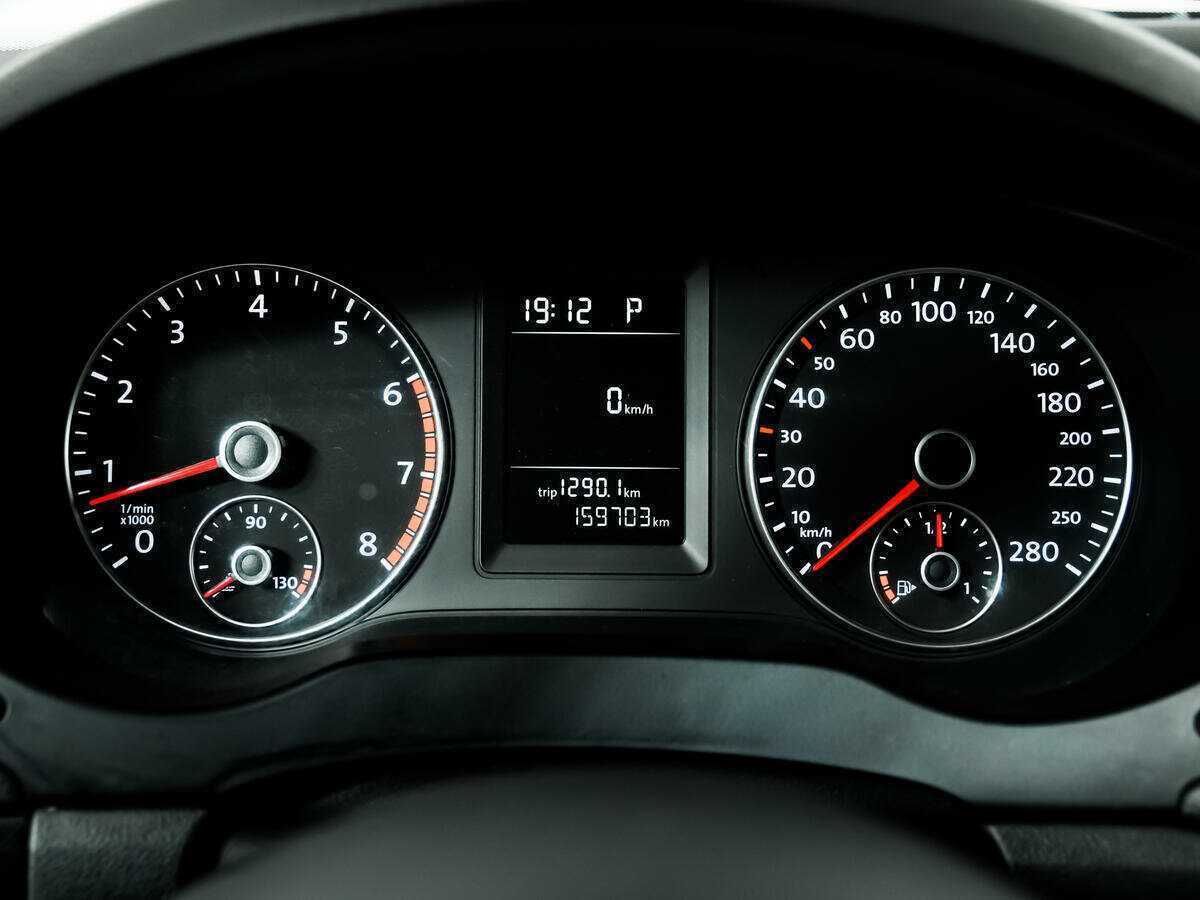 Volkswagen Jetta с пробегом — 2012 год. Фото: #9