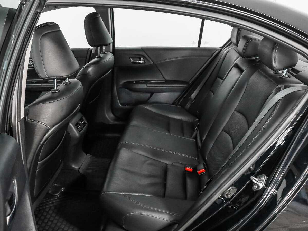 Honda Accord с пробегом — 2013 год. Фото: #9