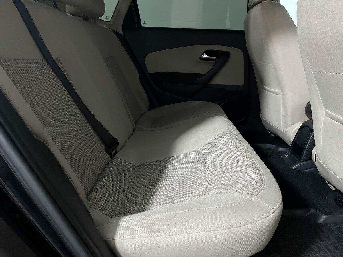 Volkswagen Polo с пробегом — 2016 год. Фото: #9