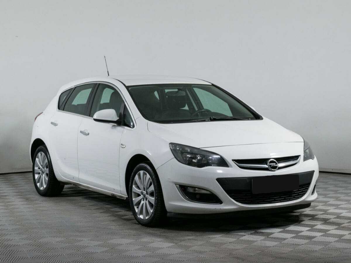 Opel Astra с пробегом — 2013 год. Фото: #2