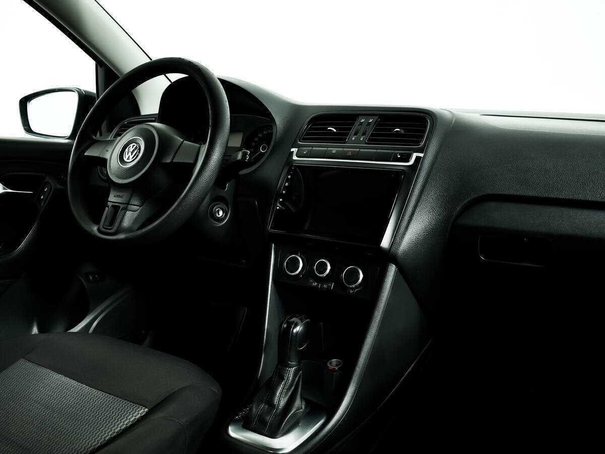 Volkswagen Polo с пробегом — 2012 год. Фото: #8