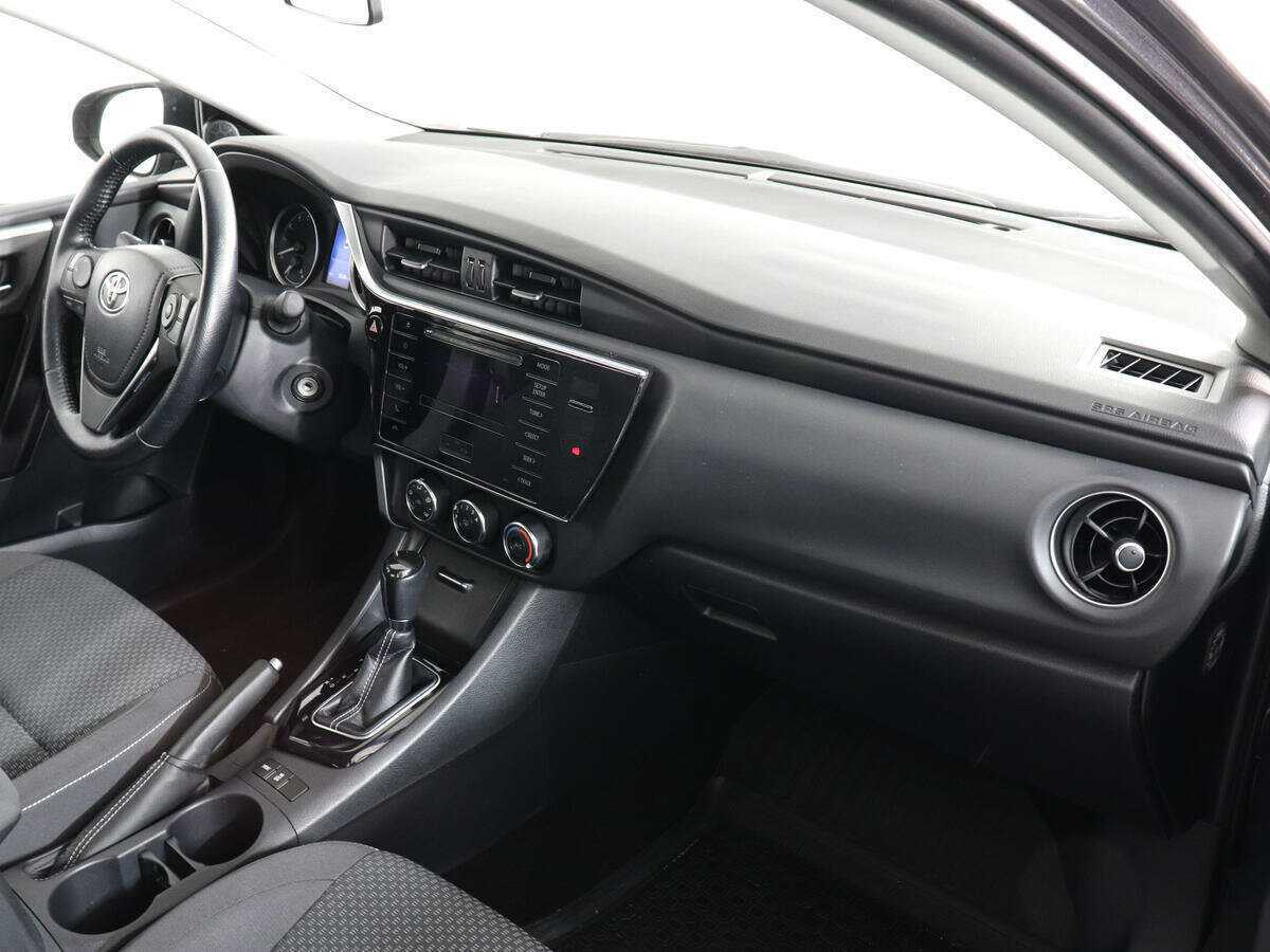 Toyota Corolla с пробегом — 2017 год. Фото: #9