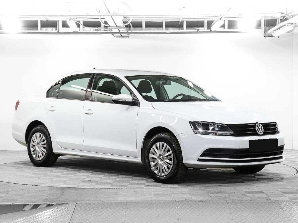 Volkswagen Jetta с пробегом — 2017 год. Фото: #2