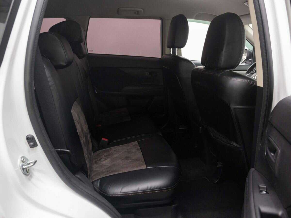 Mitsubishi Outlander с пробегом — 2018 год. Фото: #11