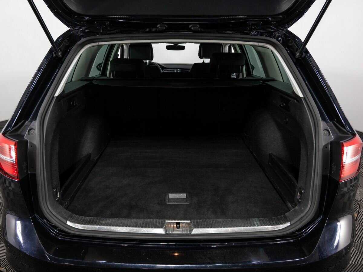 Volkswagen Passat с пробегом — 2018 год. Фото: #21