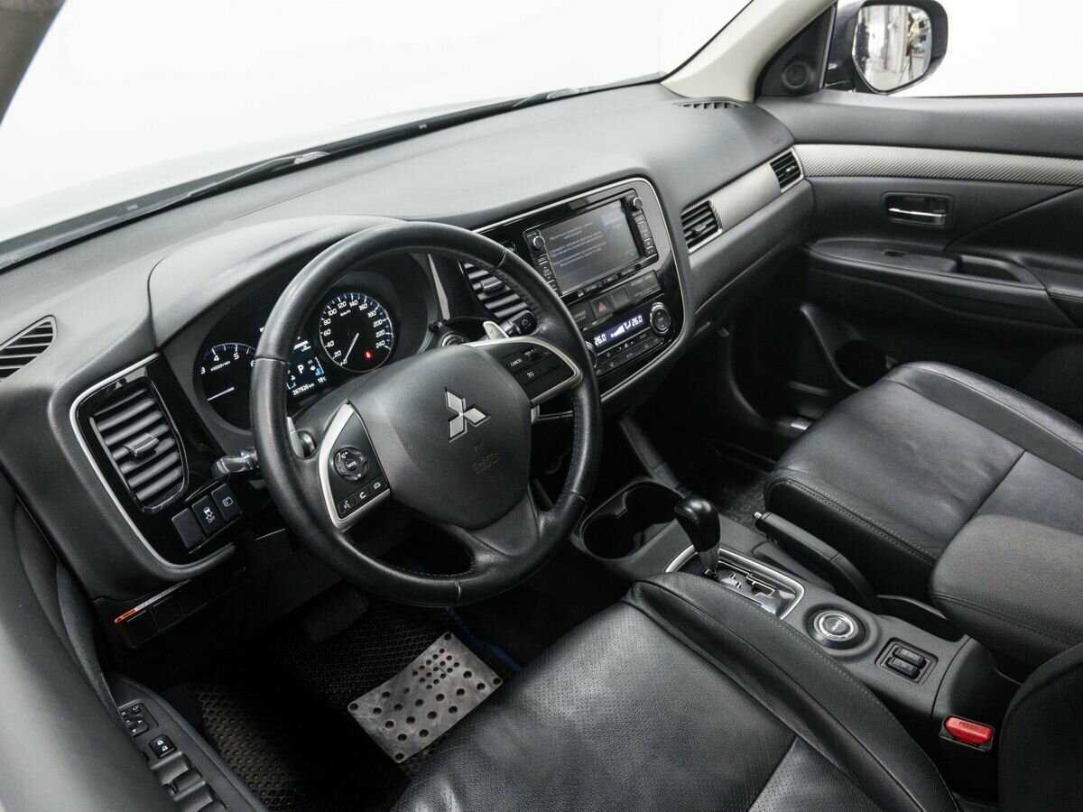 Mitsubishi Outlander с пробегом — 2013 год. Фото: #12
