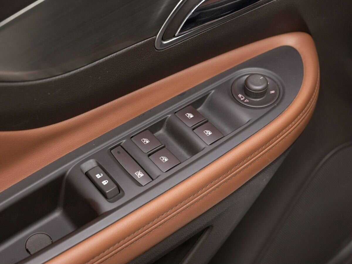 Opel Mokka с пробегом — 2014 год. Фото: #22