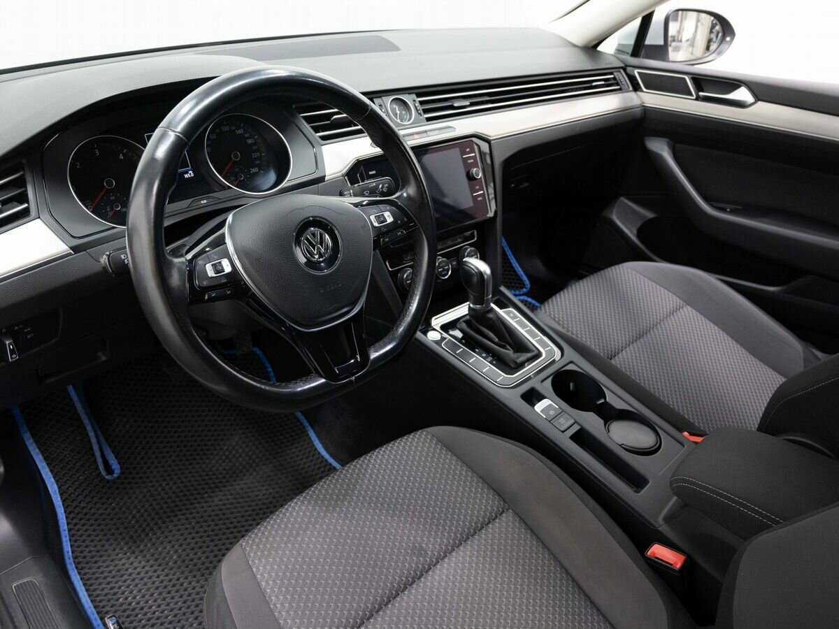 Volkswagen Passat с пробегом — 2017 год. Фото: #9