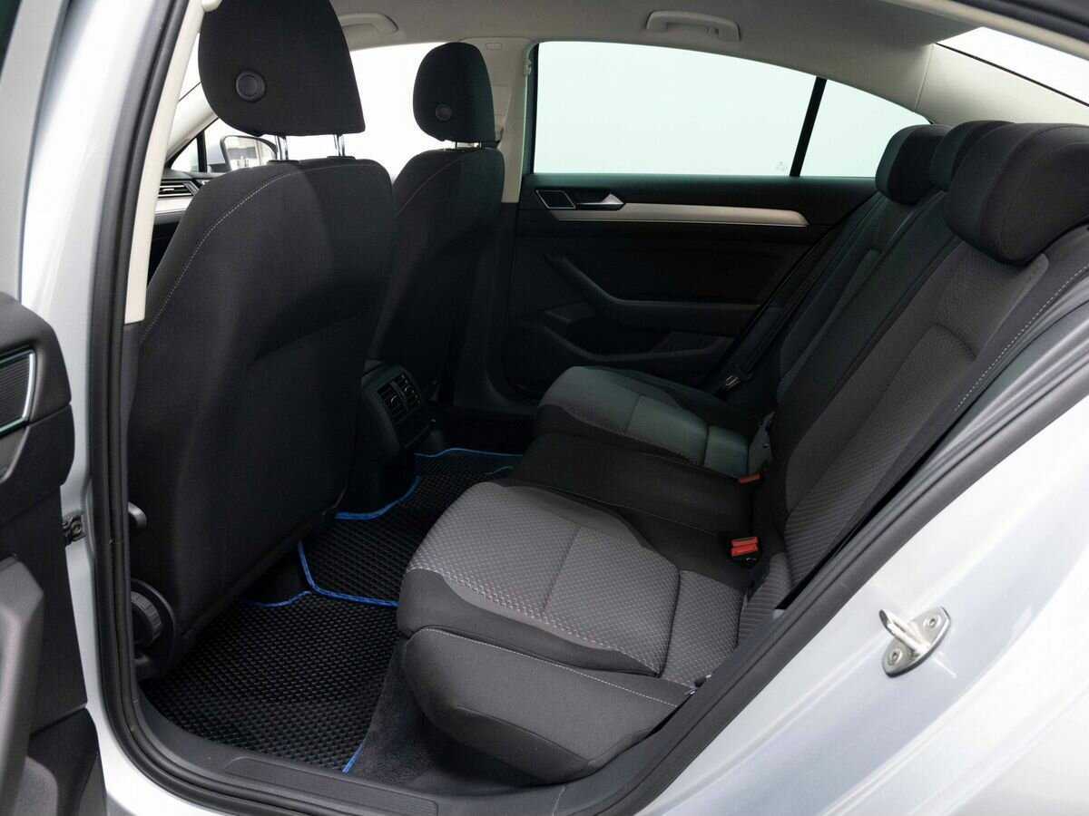 Volkswagen Passat с пробегом — 2017 год. Фото: #22