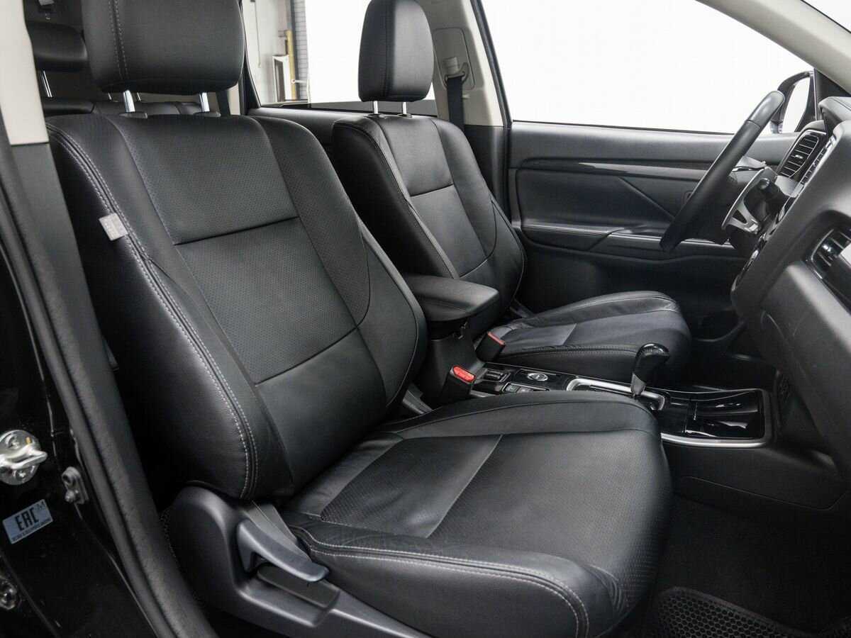 Mitsubishi Outlander с пробегом — 2017 год. Фото: #8