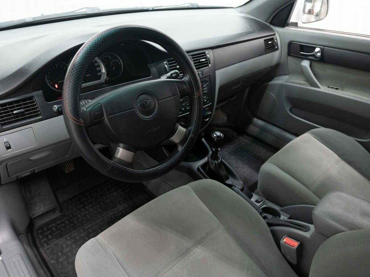 Daewoo Gentra с пробегом — 2013 год. Фото: #7