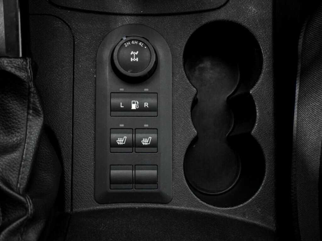 УАЗ Patriot с пробегом — 2015 год. Фото: #9