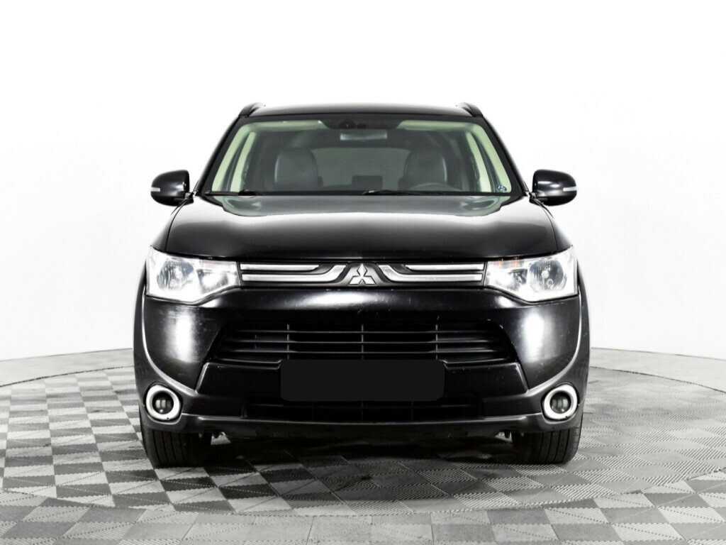 Mitsubishi Outlander с пробегом — 2012 год. Фото: #1