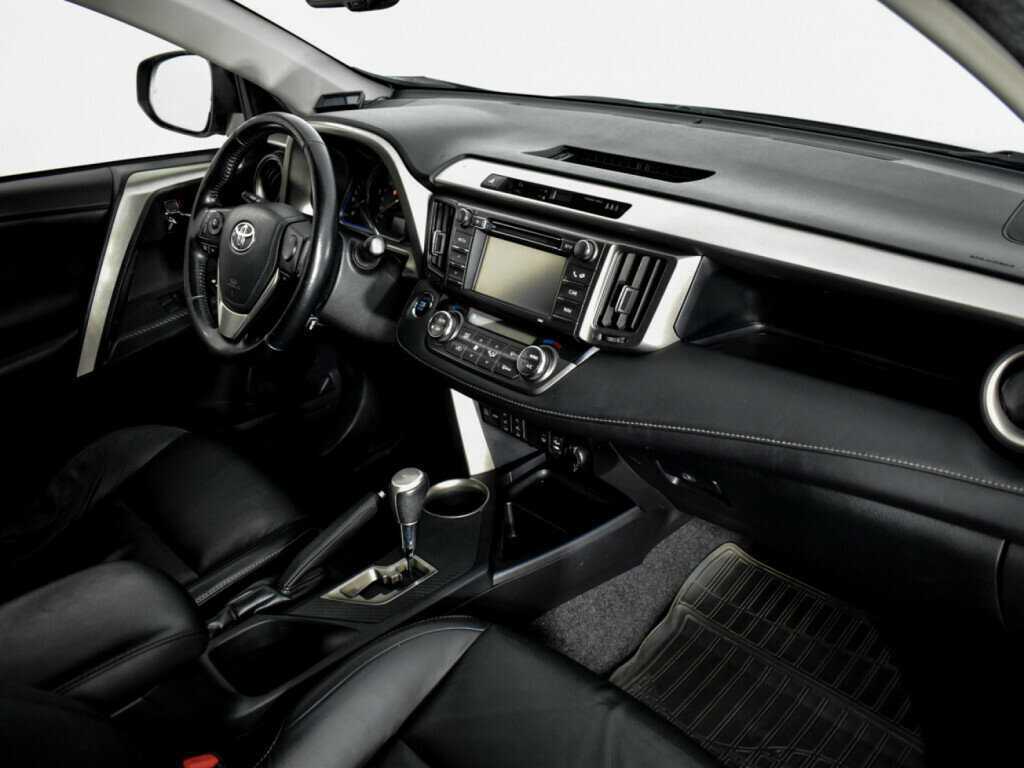 Toyota RAV4 с пробегом — 2013 год. Фото: #11