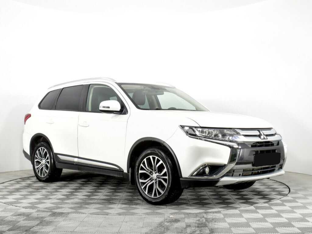 Mitsubishi Outlander с пробегом — 2017 год. Фото: #2