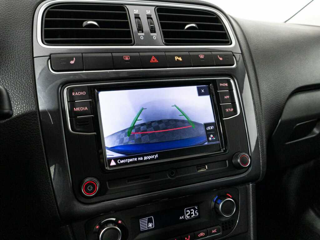 Volkswagen Polo с пробегом — 2018 год. Фото: #14