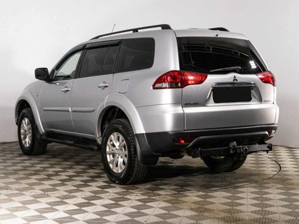 Mitsubishi Pajero Sport с пробегом — 2014 год. Фото: #6
