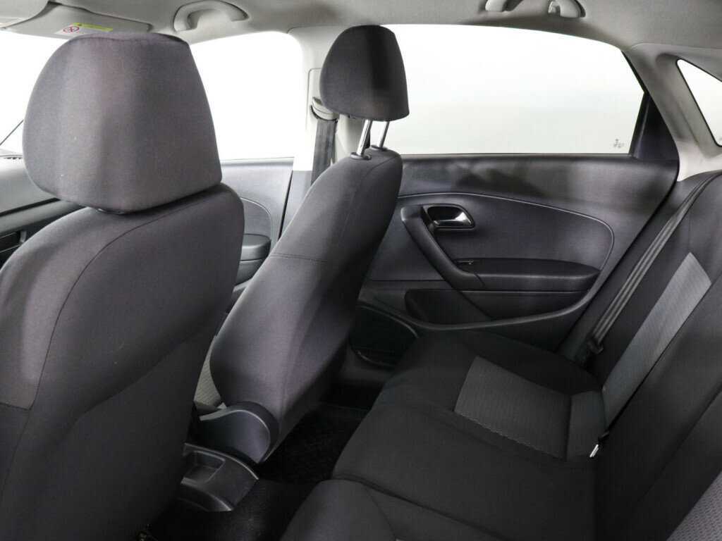 Volkswagen Polo с пробегом — 2013 год. Фото: #11